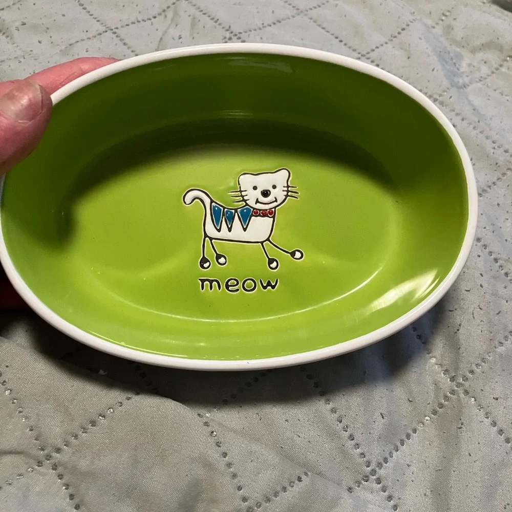 NWOT Green Petrageous Design Silly Kitty Oval Stoneware Cat Dish